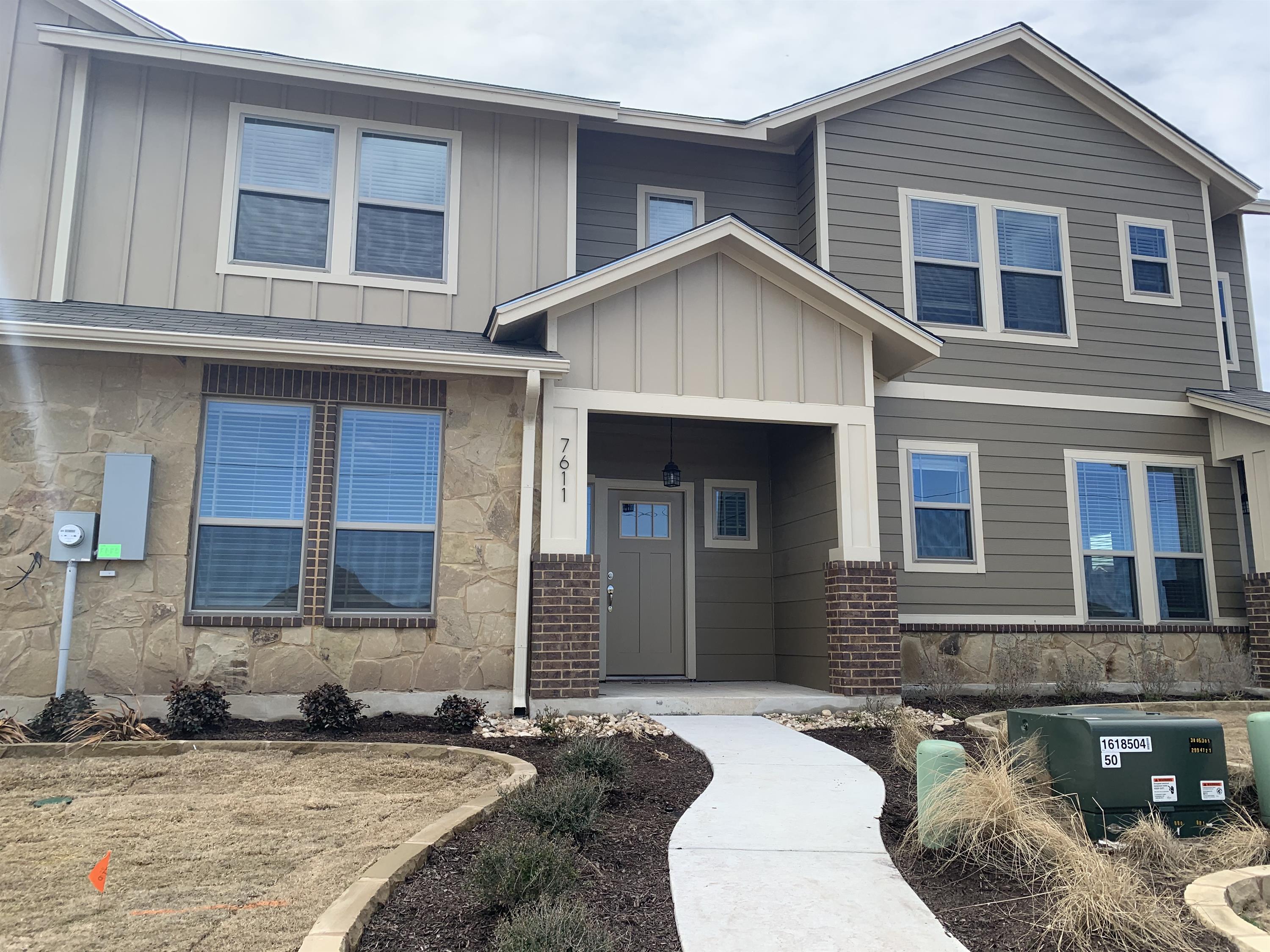7611 Stonehollow