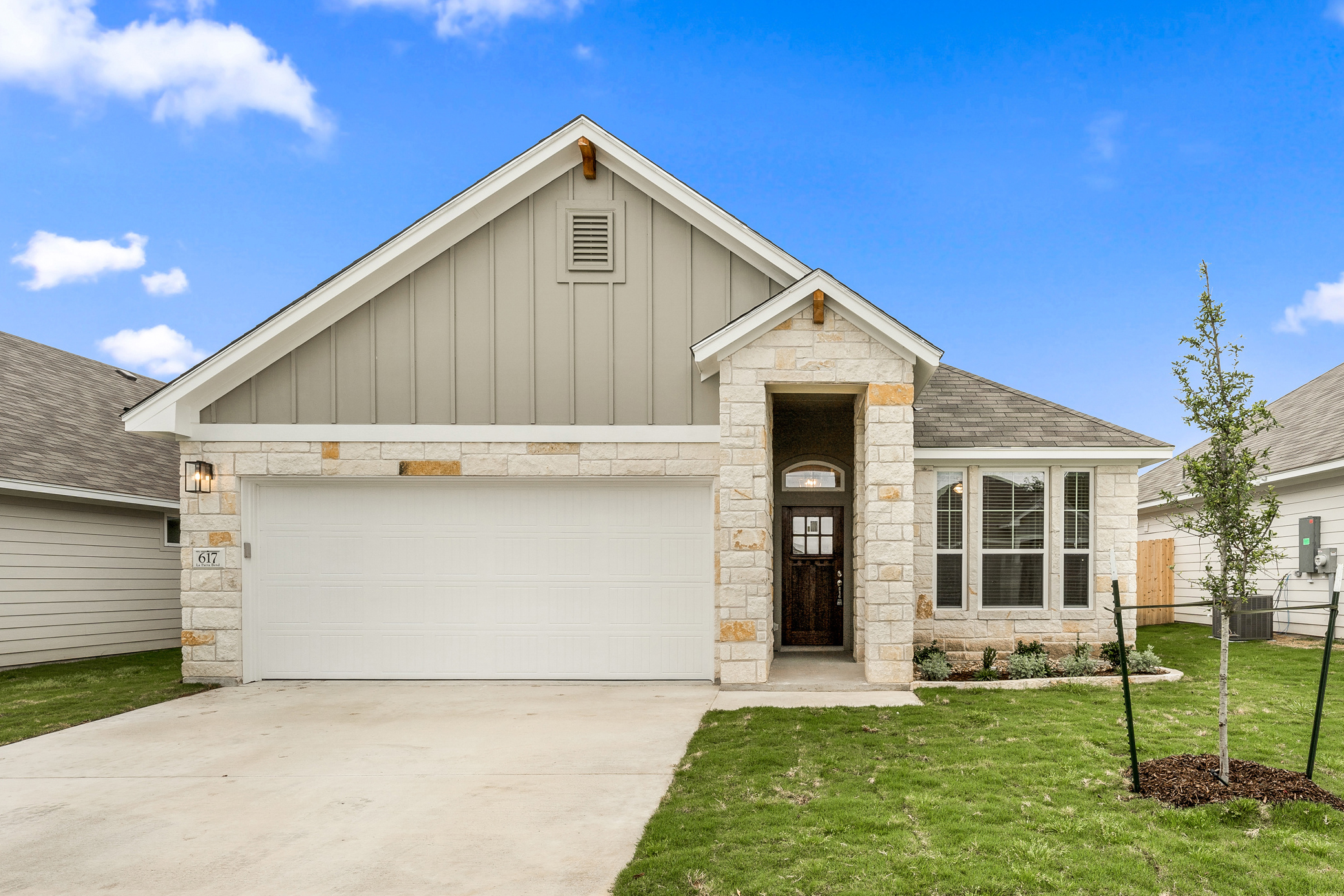 617 La Parra Bend